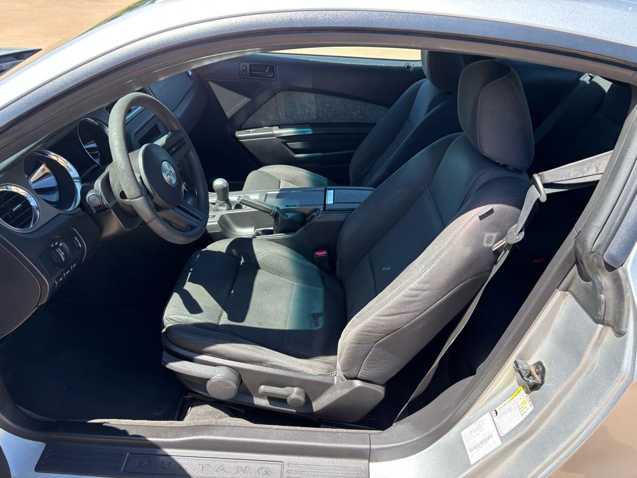 Ford Mustang 2dr Cpe V6 2011