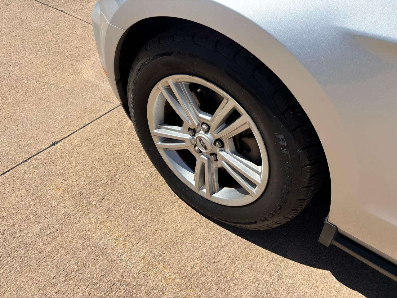 Ford Mustang 2dr Cpe V6 2011