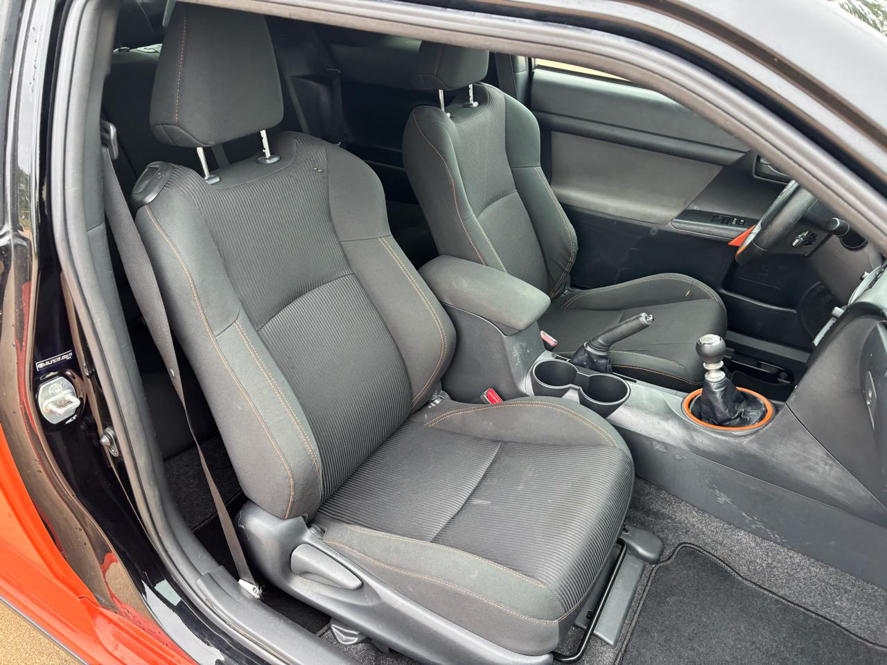 Scion tC 2dr HB Man (Natl) 2015