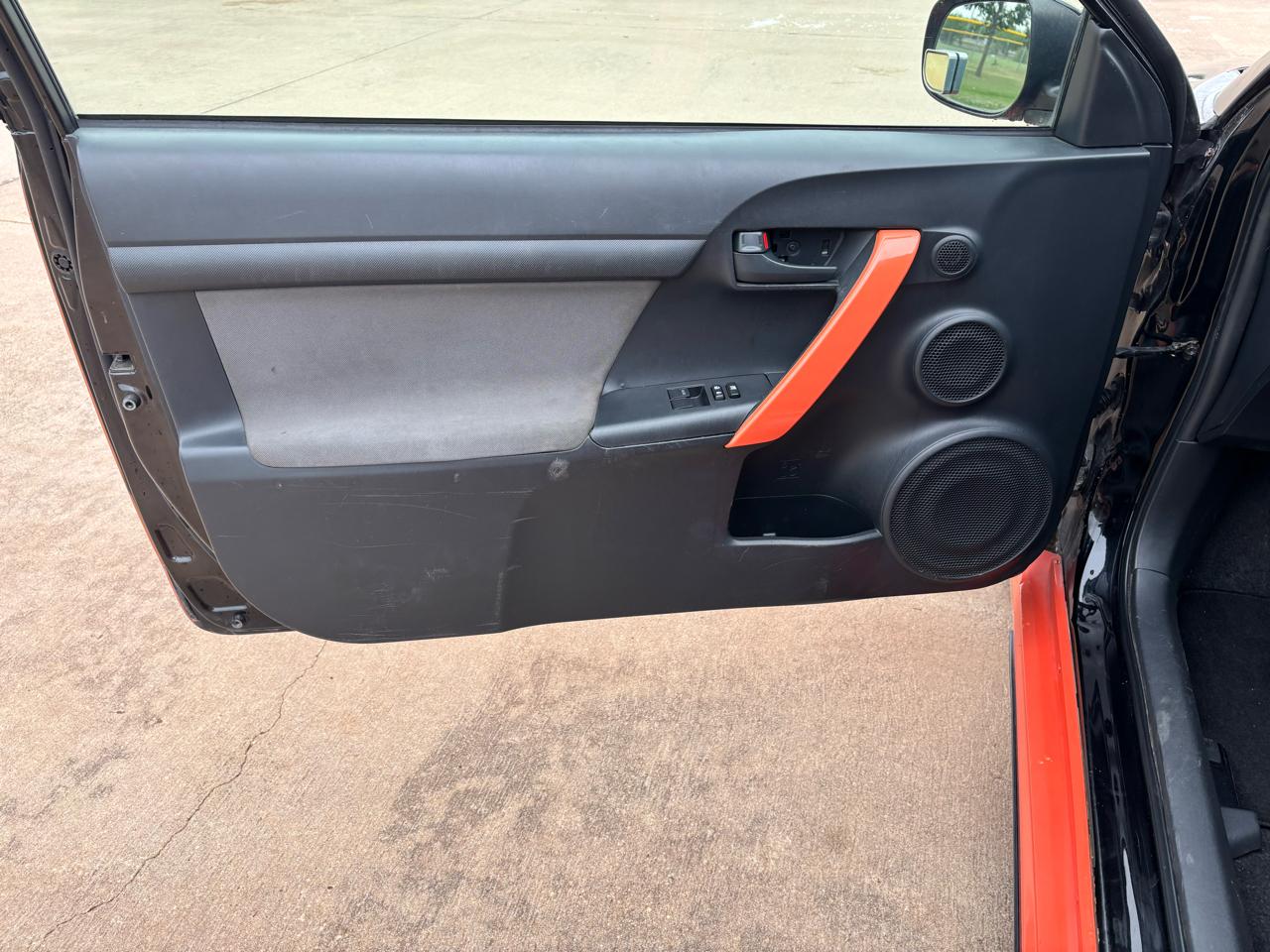 Scion tC 2dr HB Man (Natl) 2015