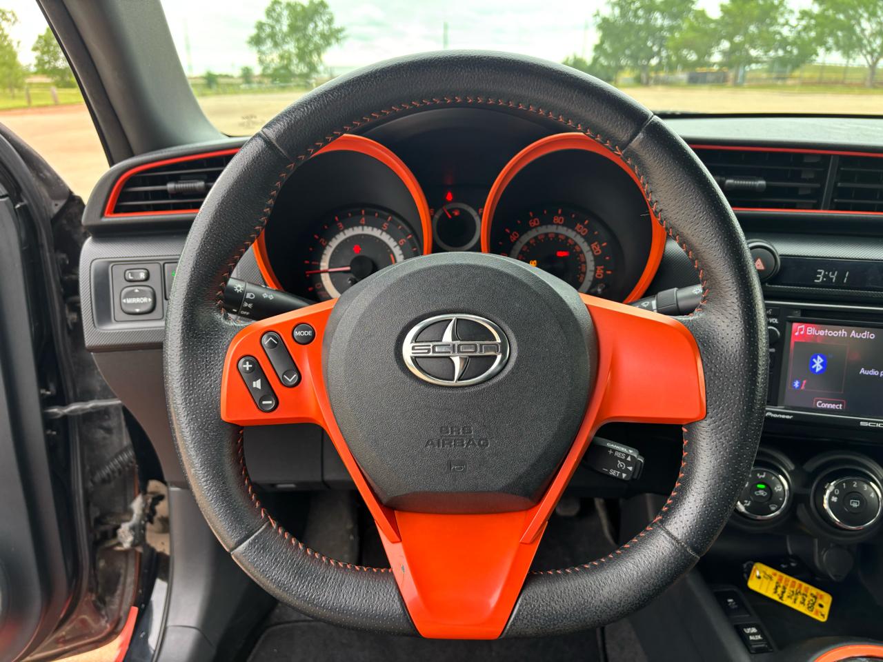 Scion tC 2dr HB Man (Natl) 2015