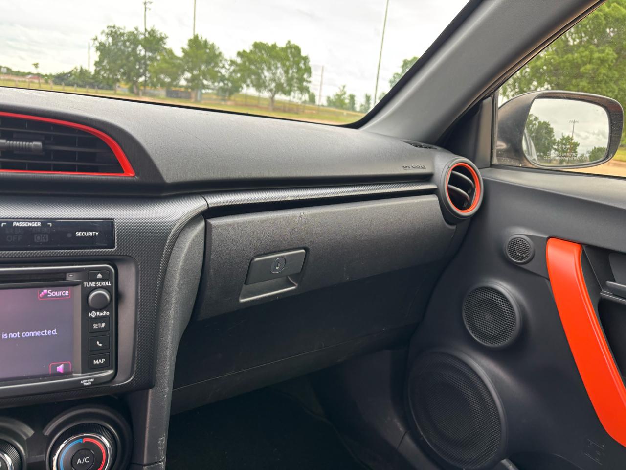 Scion tC 2dr HB Man (Natl) 2015