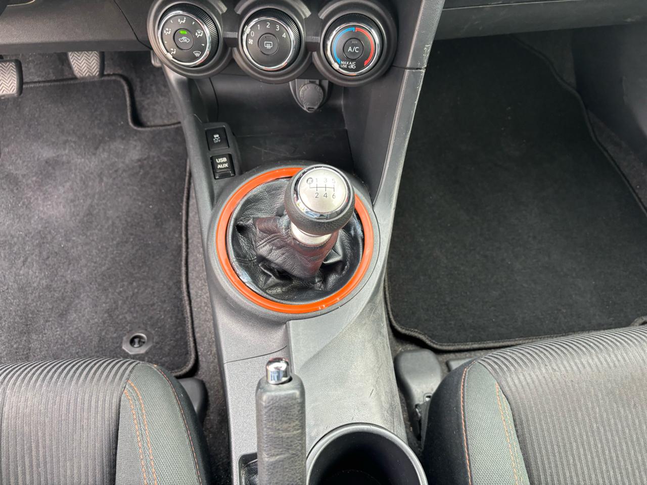 Scion tC 2dr HB Man (Natl) 2015