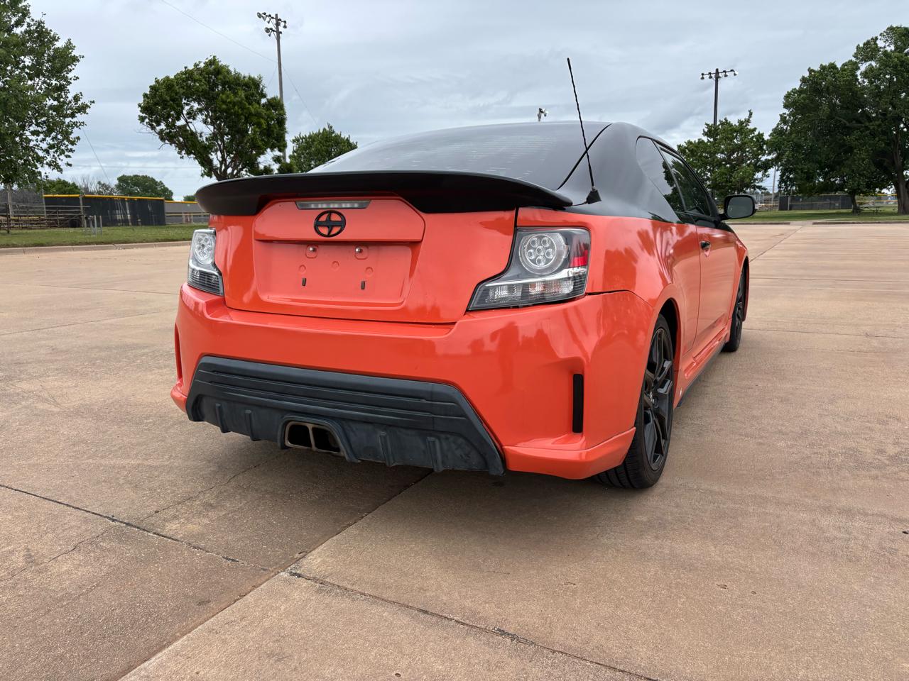 Scion tC 2dr HB Man (Natl) 2015