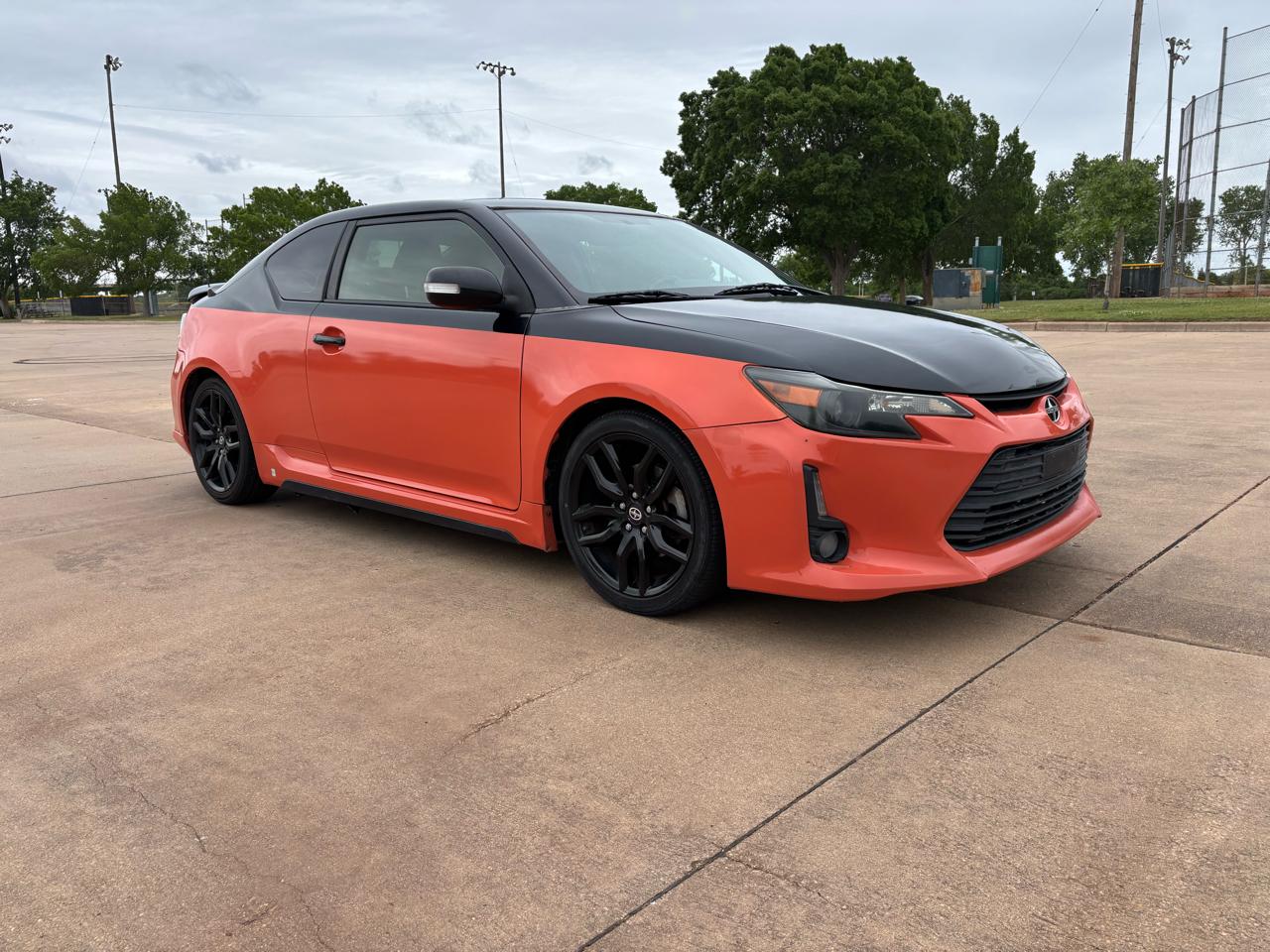 Scion tC 2dr HB Man (Natl) 2015