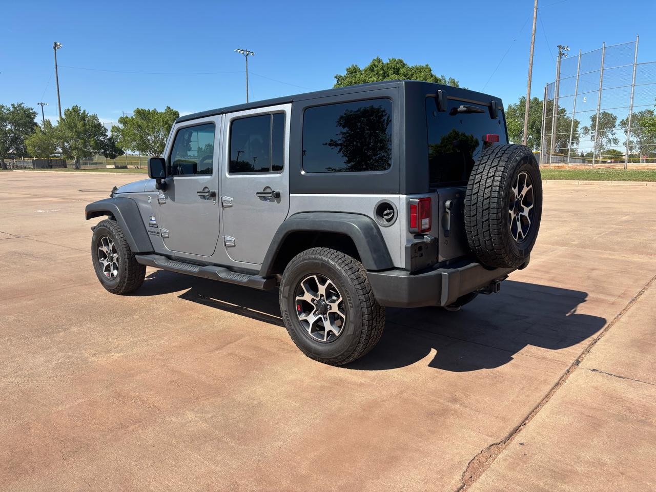 Jeep Wrangler Unlimited 4WD 4dr Sport 2016
