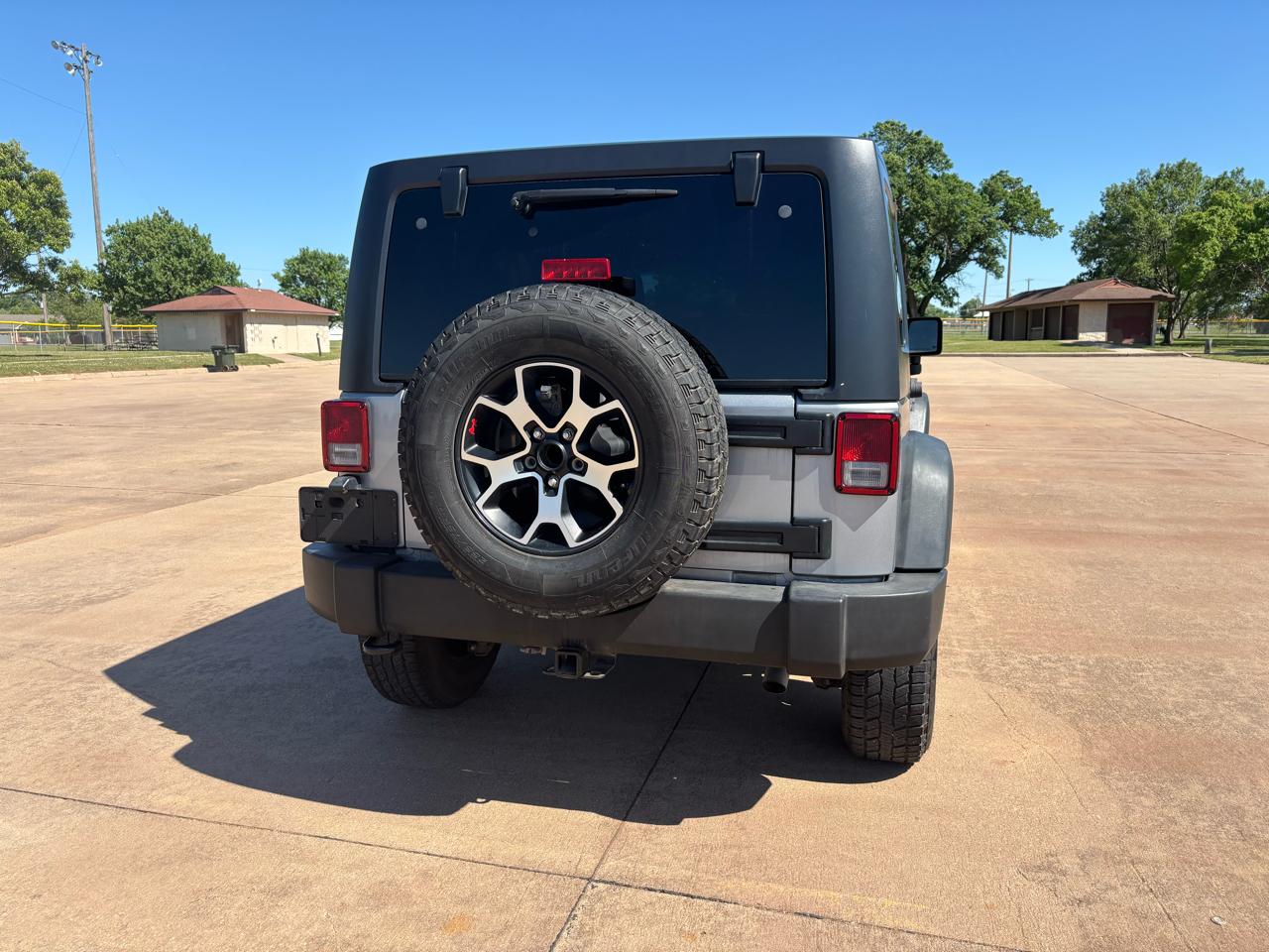 Jeep Wrangler Unlimited 4WD 4dr Sport 2016