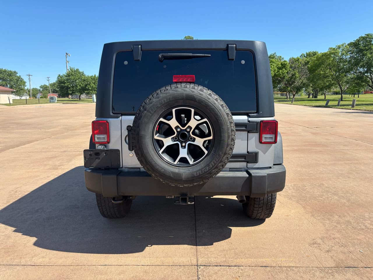 Jeep Wrangler Unlimited 4WD 4dr Sport 2016