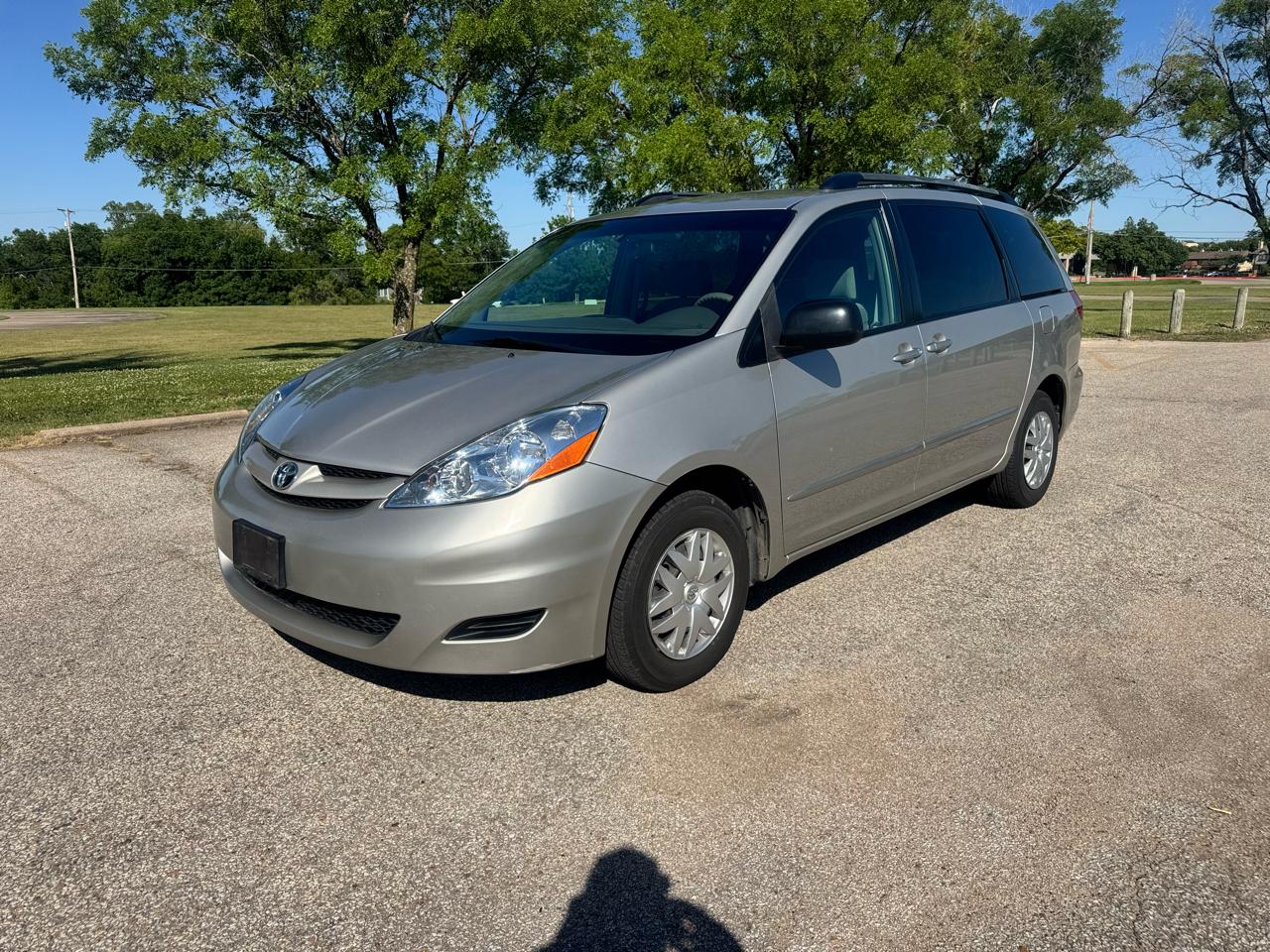 Toyota Sienna 5dr 7-Pass Van LE FWD (Natl) 2006