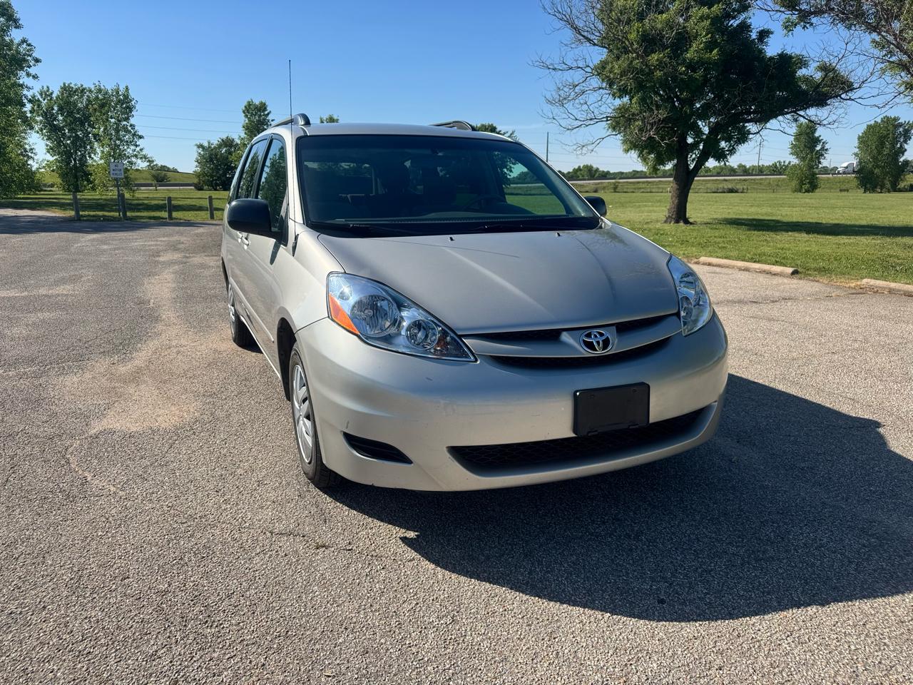 Toyota Sienna 5dr 7-Pass Van LE FWD (Natl) 2006