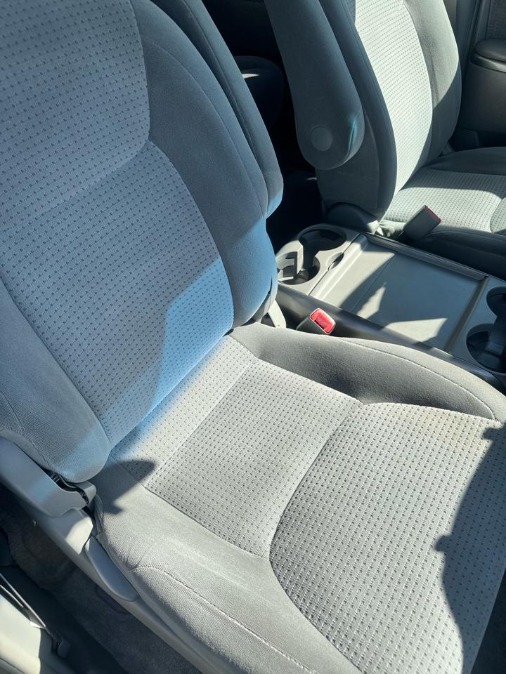 Toyota Sienna 5dr 7-Pass Van LE FWD (Natl) 2006