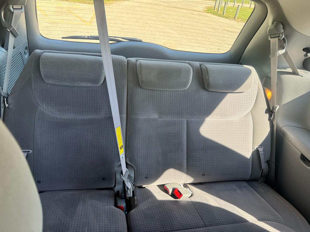 Toyota Sienna 5dr 7-Pass Van LE FWD (Natl) 2006