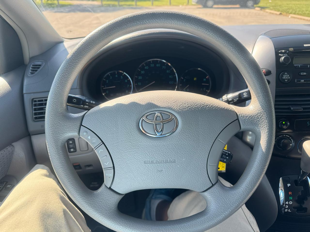 Toyota Sienna 5dr 7-Pass Van LE FWD (Natl) 2006