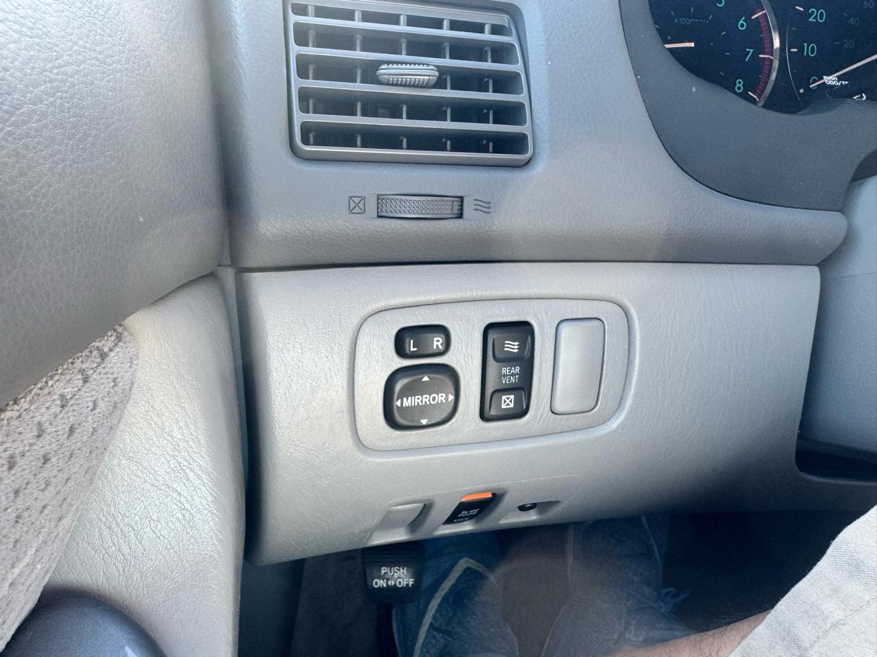 Toyota Sienna 5dr 7-Pass Van LE FWD (Natl) 2006