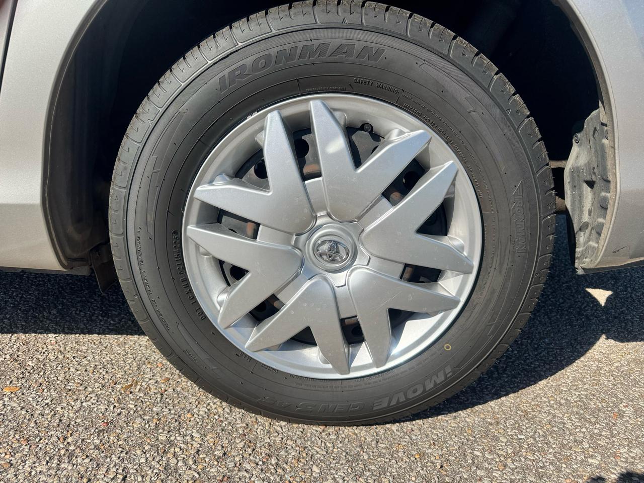 Toyota Sienna 5dr 7-Pass Van LE FWD (Natl) 2006