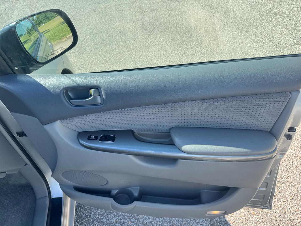Toyota Sienna 5dr 7-Pass Van LE FWD (Natl) 2006