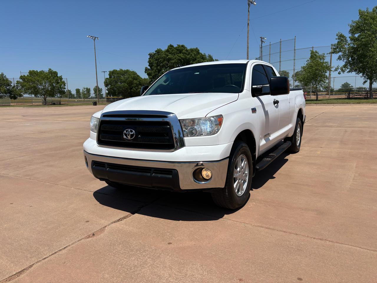 Toyota Tundra 2WD Truck Dbl 5.7L V8 6-Spd AT (Natl) 2010