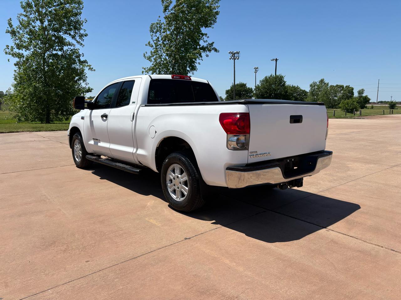 Toyota Tundra 2WD Truck Dbl 5.7L V8 6-Spd AT (Natl) 2010