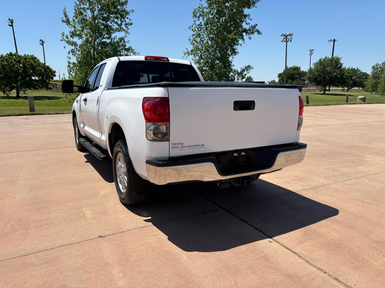 Toyota Tundra 2WD Truck Dbl 5.7L V8 6-Spd AT (Natl) 2010