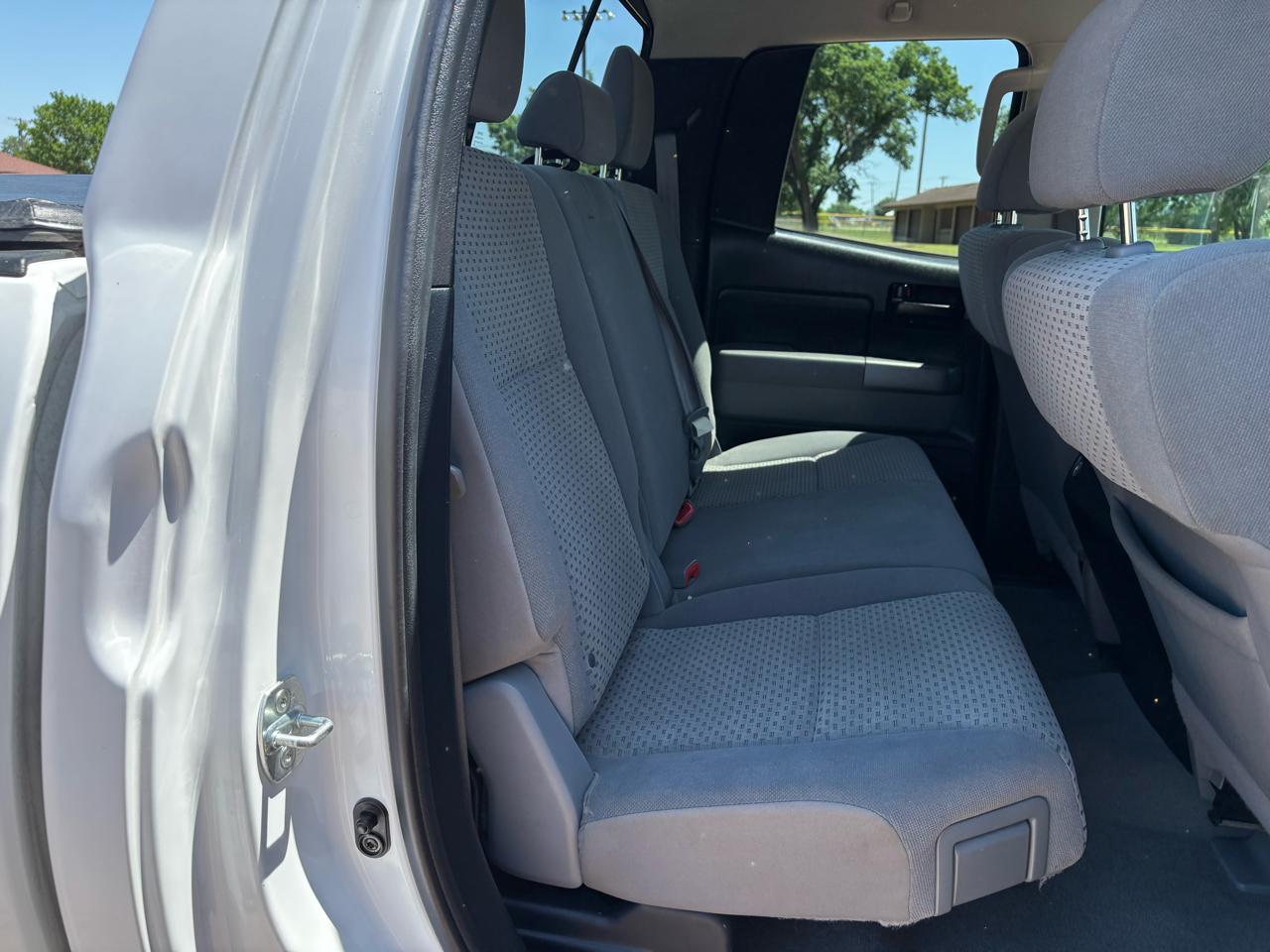 Toyota Tundra 2WD Truck Dbl 5.7L V8 6-Spd AT (Natl) 2010