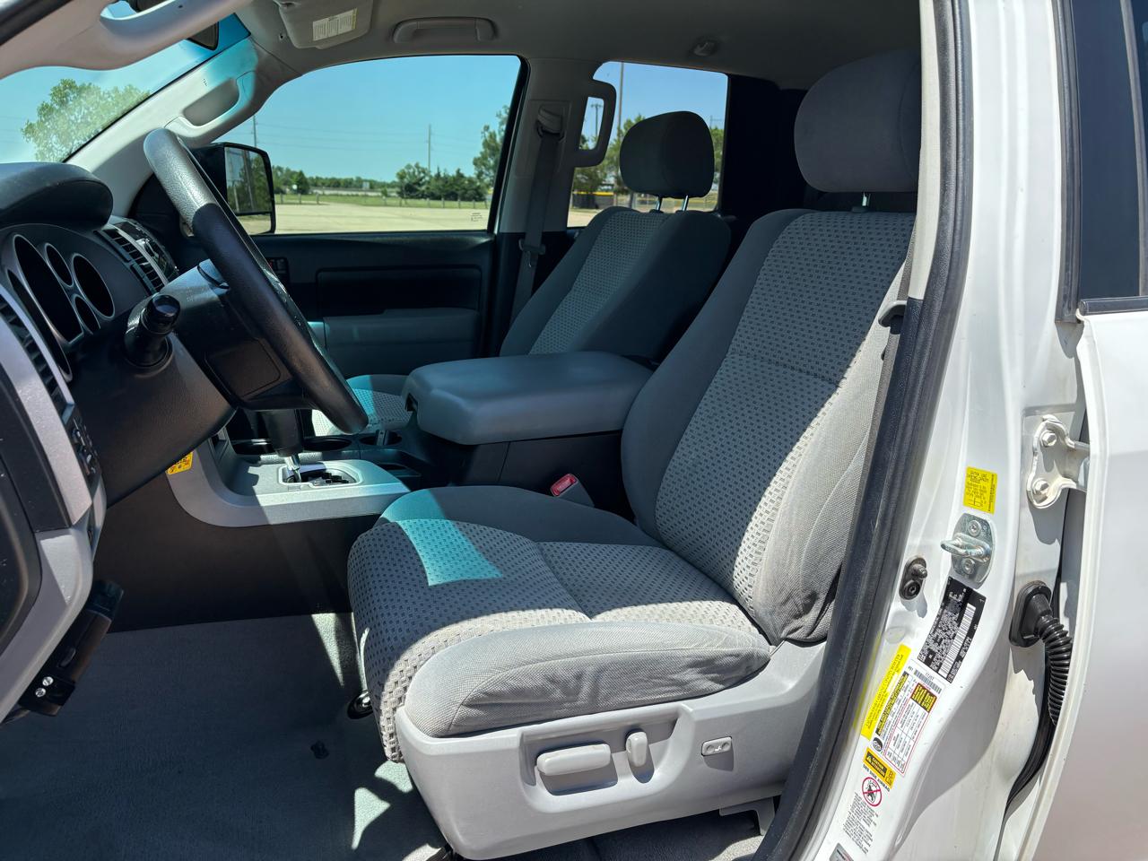 Toyota Tundra 2WD Truck Dbl 5.7L V8 6-Spd AT (Natl) 2010