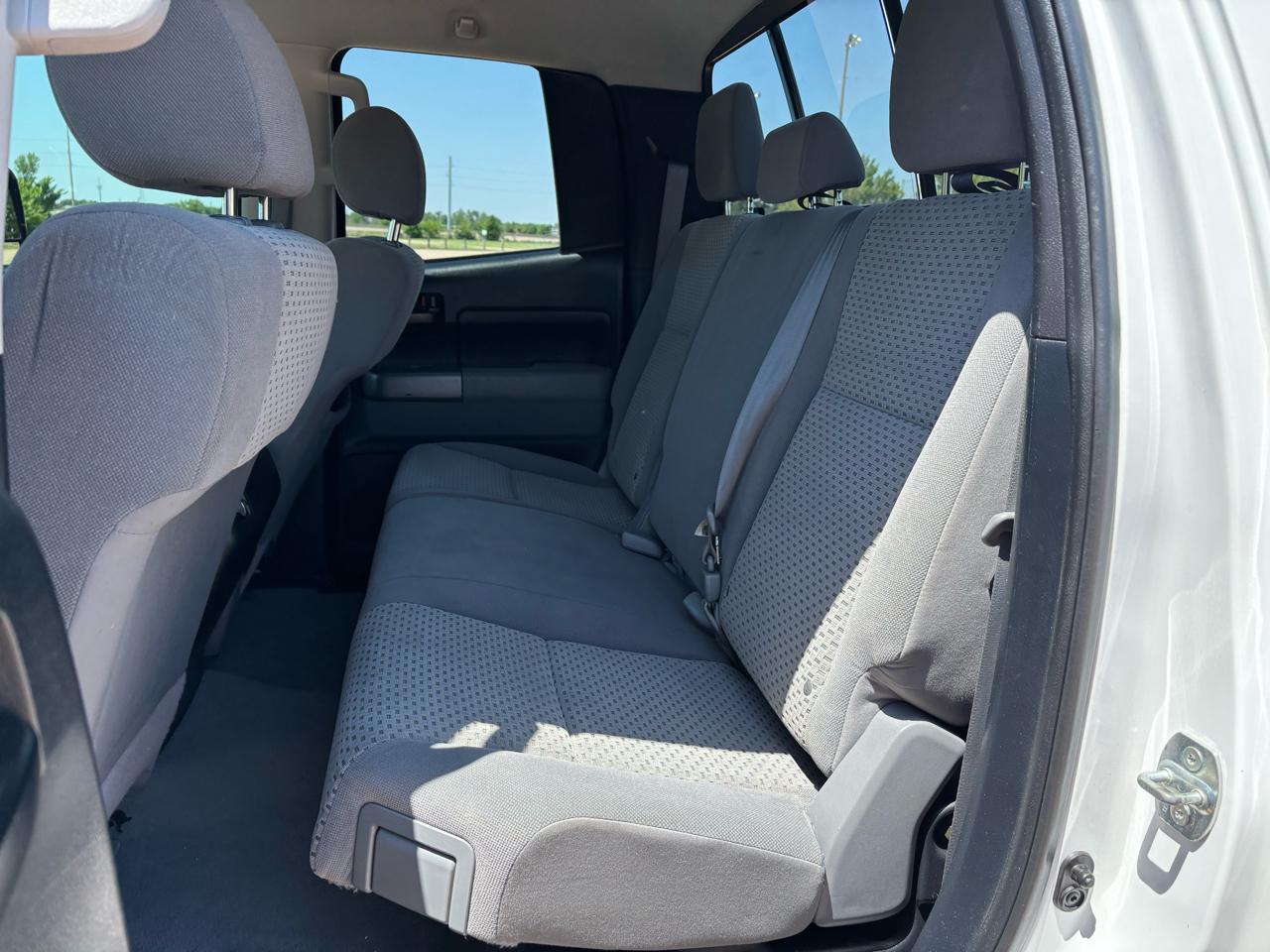 Toyota Tundra 2WD Truck Dbl 5.7L V8 6-Spd AT (Natl) 2010