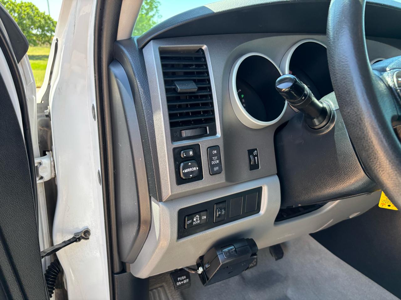 Toyota Tundra 2WD Truck Dbl 5.7L V8 6-Spd AT (Natl) 2010