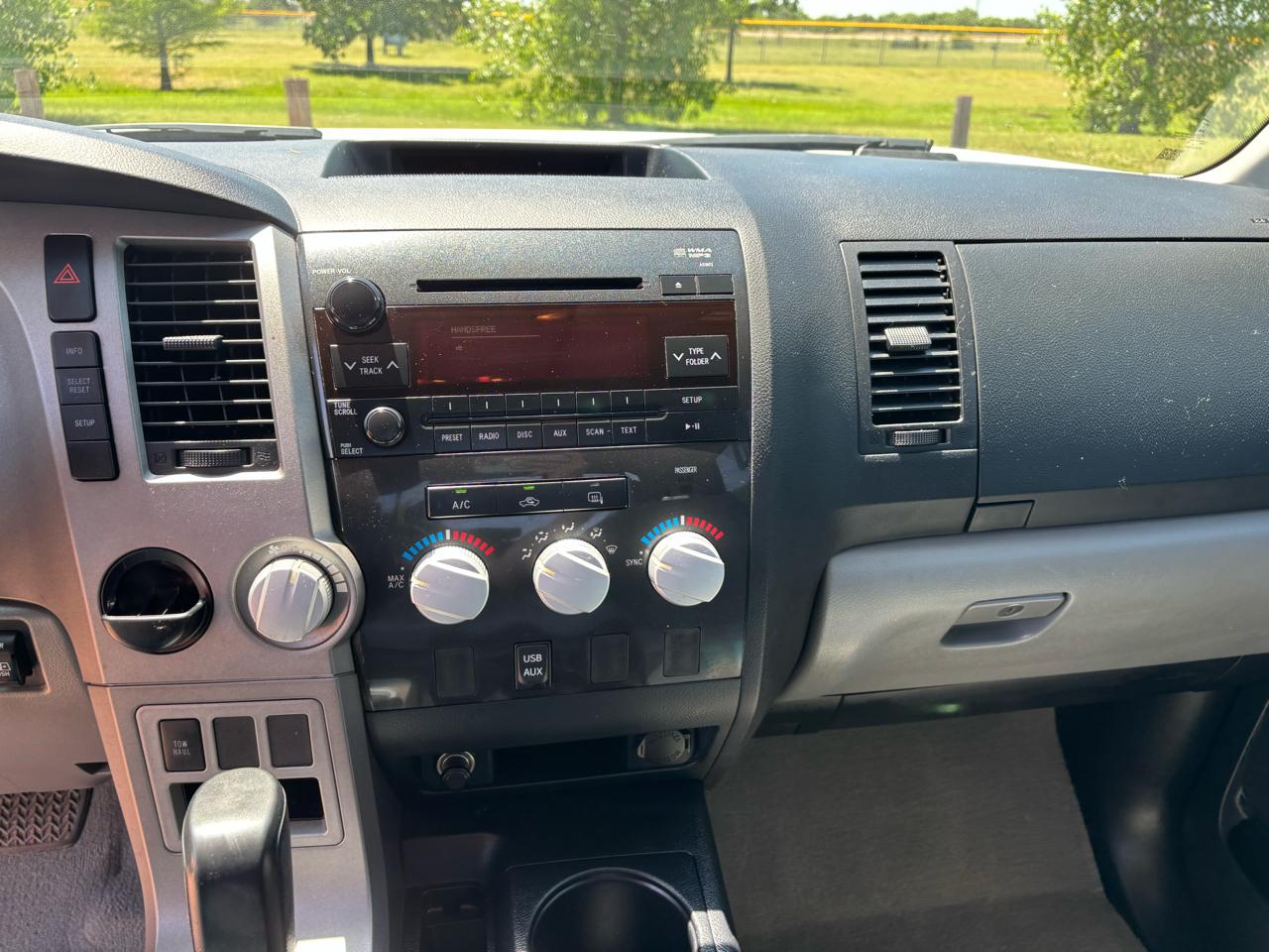 Toyota Tundra 2WD Truck Dbl 5.7L V8 6-Spd AT (Natl) 2010
