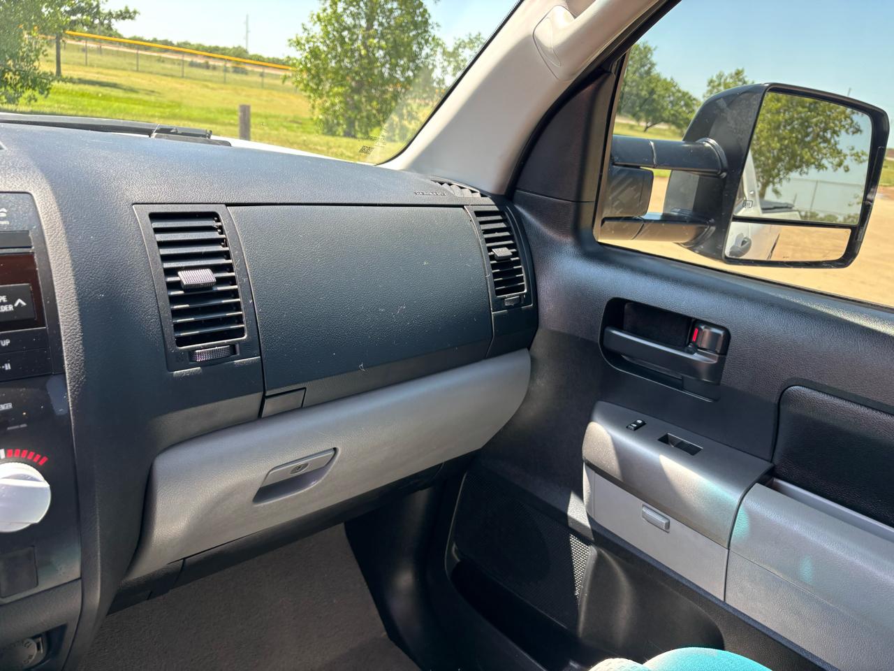 Toyota Tundra 2WD Truck Dbl 5.7L V8 6-Spd AT (Natl) 2010