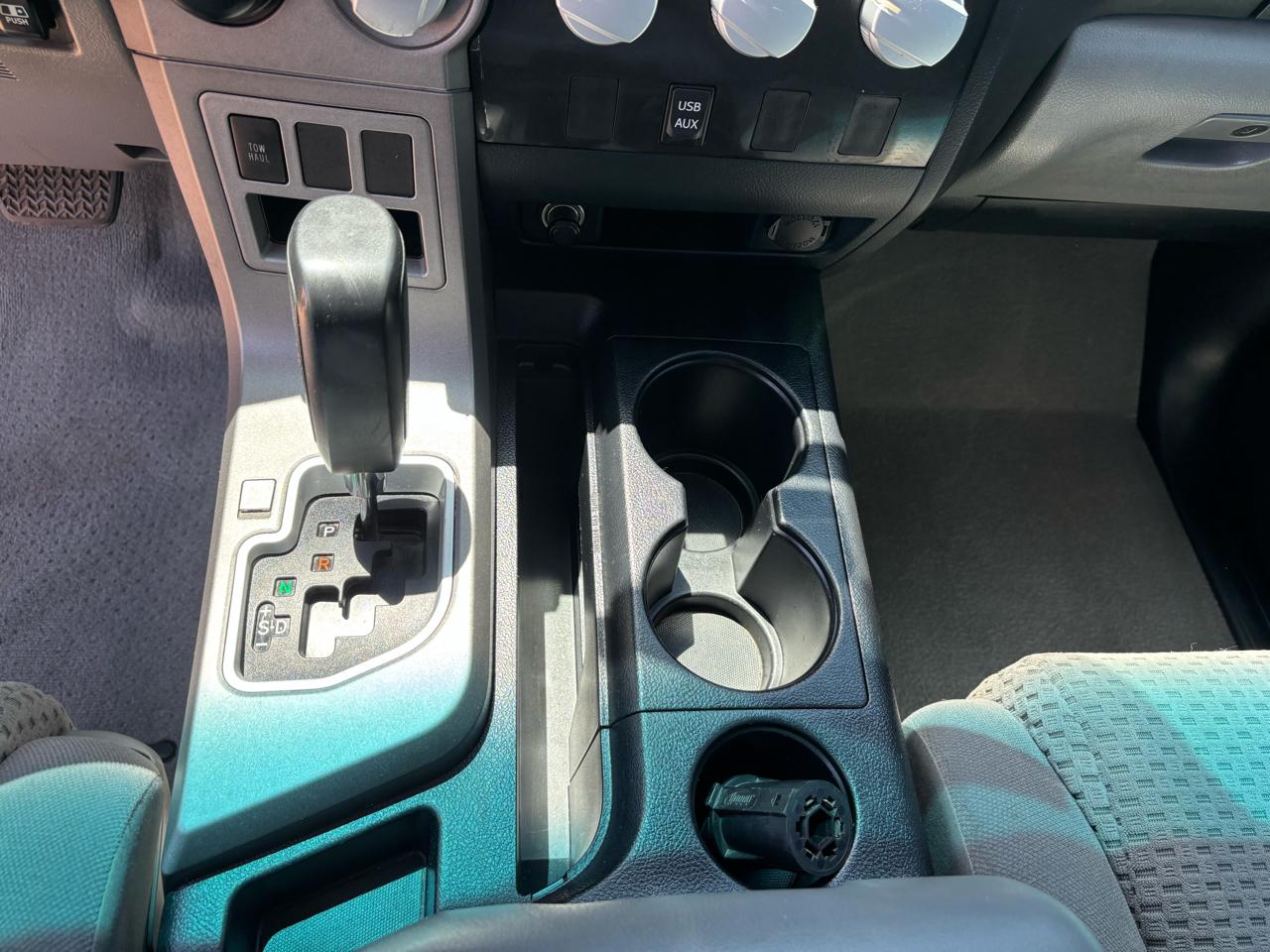 Toyota Tundra 2WD Truck Dbl 5.7L V8 6-Spd AT (Natl) 2010
