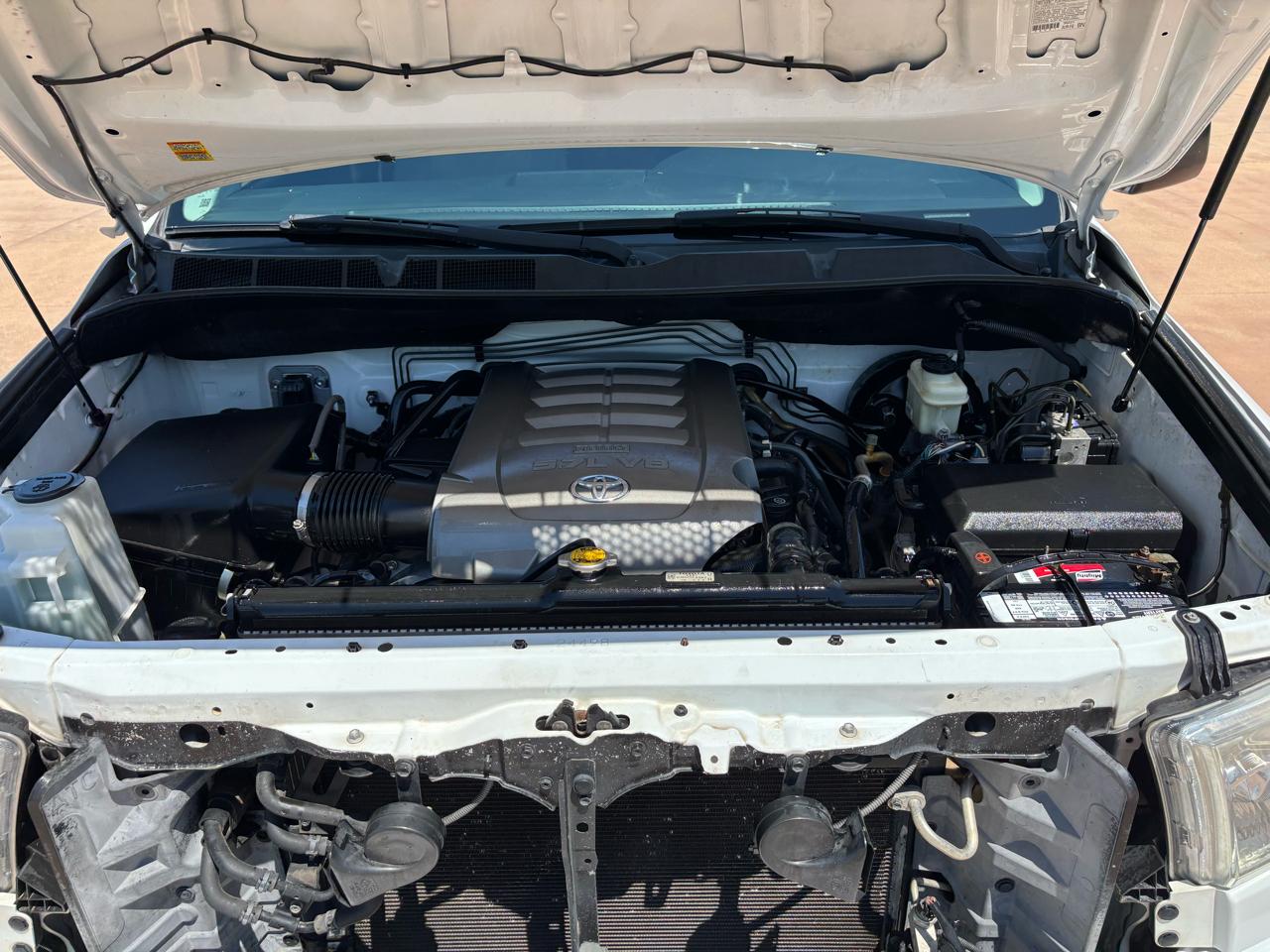 Toyota Tundra 2WD Truck Dbl 5.7L V8 6-Spd AT (Natl) 2010