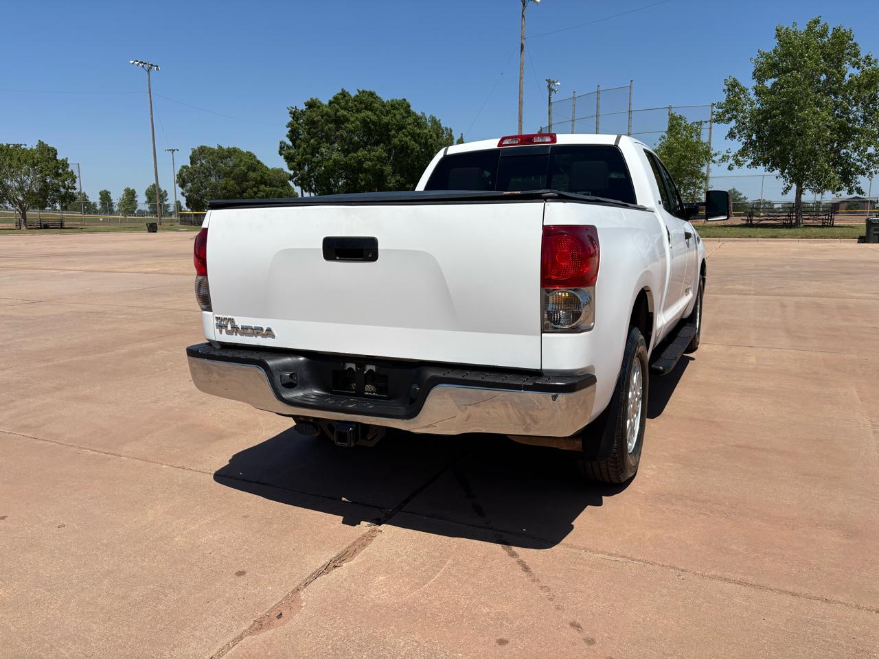 Toyota Tundra 2WD Truck Dbl 5.7L V8 6-Spd AT (Natl) 2010
