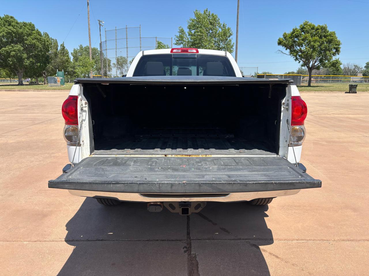Toyota Tundra 2WD Truck Dbl 5.7L V8 6-Spd AT (Natl) 2010