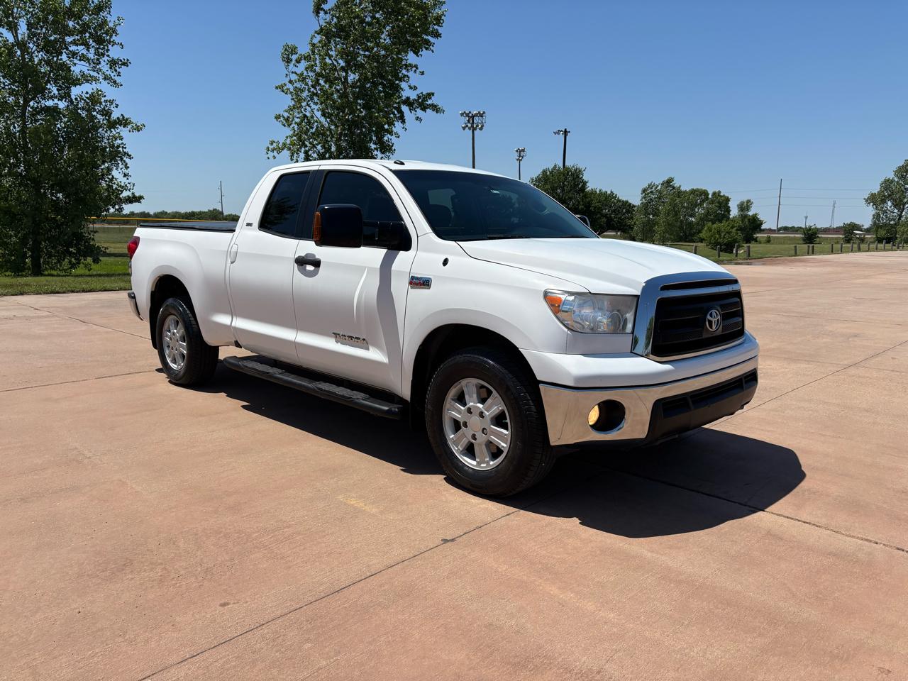 Toyota Tundra 2WD Truck Dbl 5.7L V8 6-Spd AT (Natl) 2010