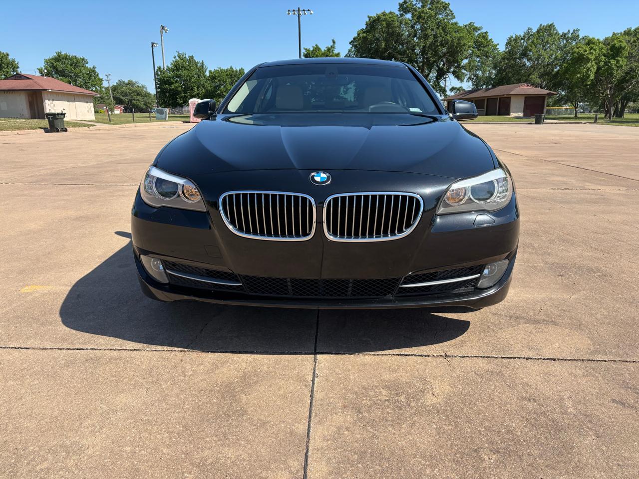 BMW 5 Series 4dr Sdn 528i RWD 2011