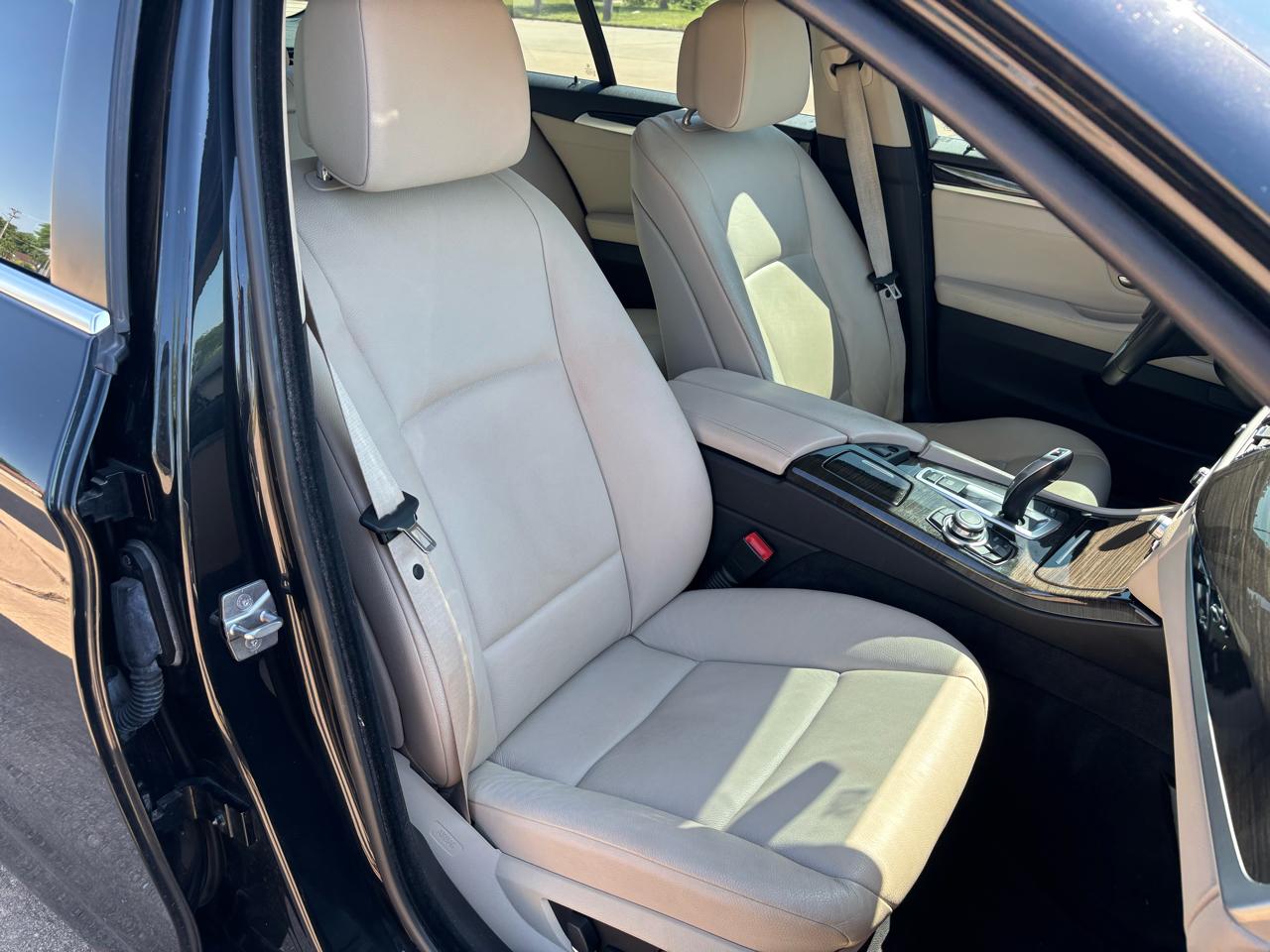 BMW 5 Series 4dr Sdn 528i RWD 2011