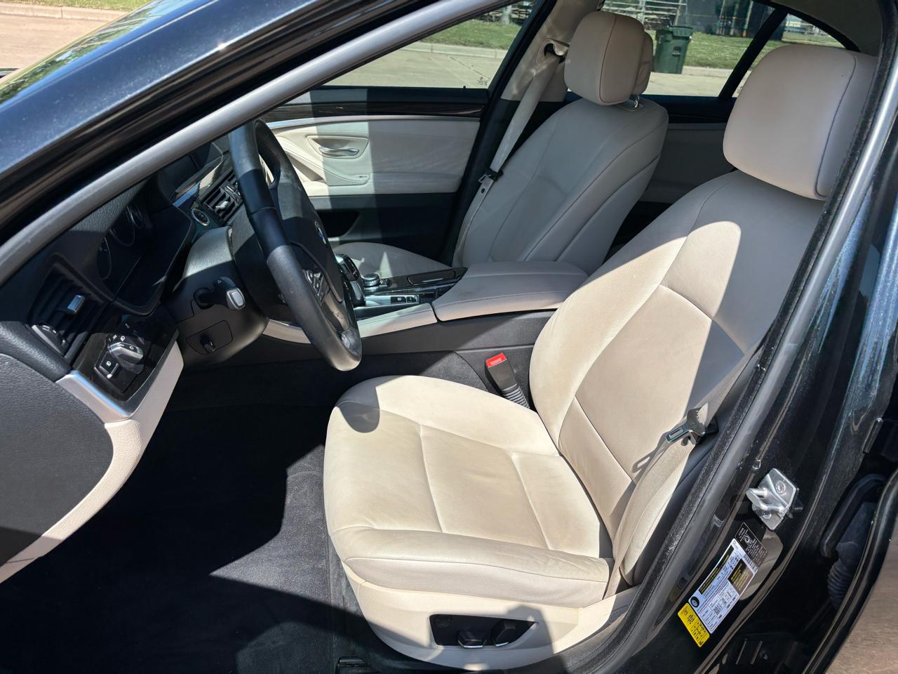 BMW 5 Series 4dr Sdn 528i RWD 2011