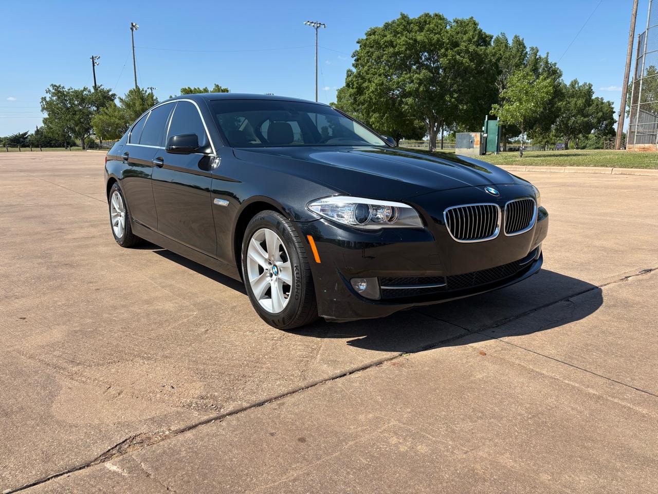 BMW 5 Series 4dr Sdn 528i RWD 2011