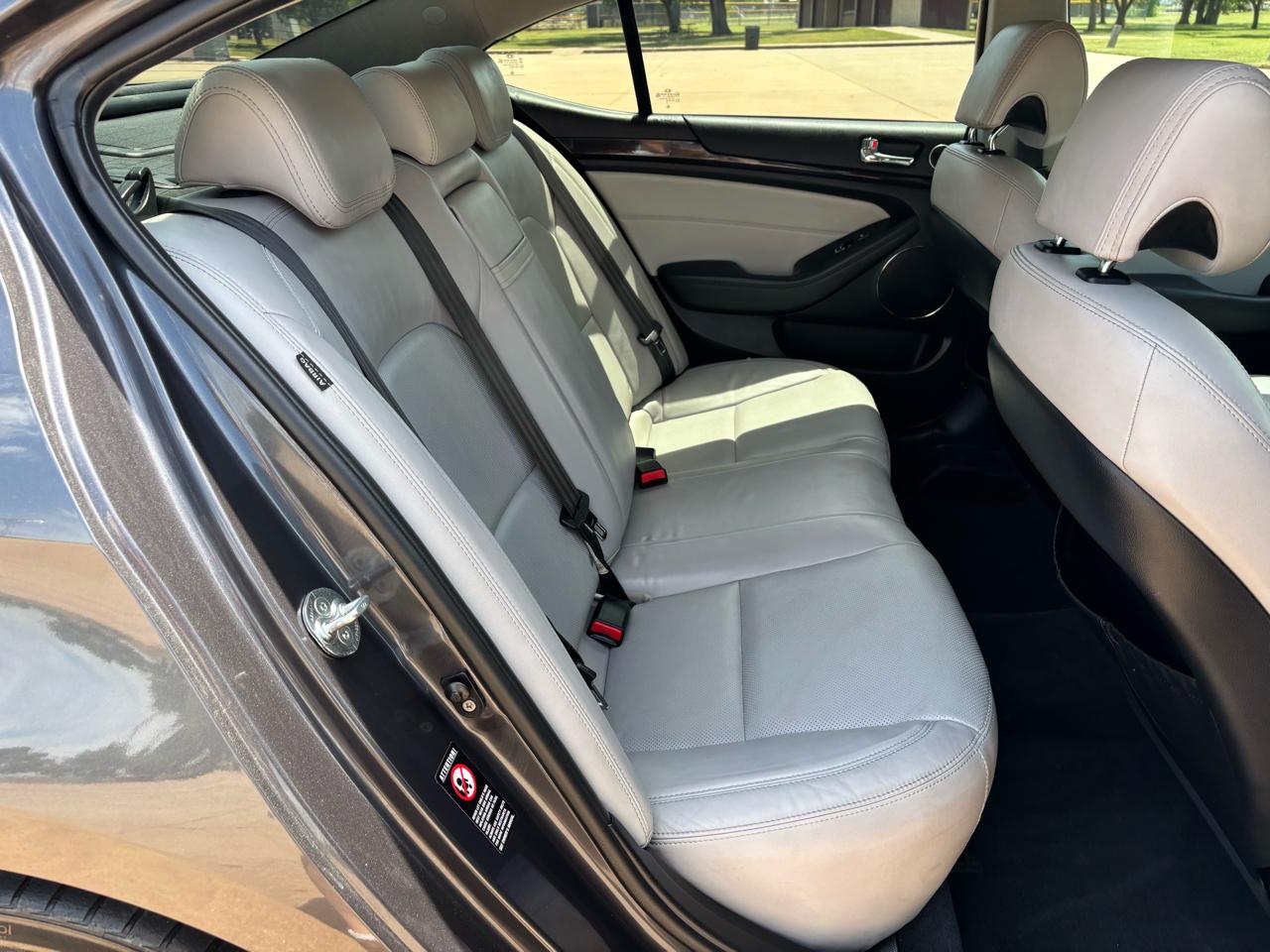 Kia Cadenza 4dr Sdn Limited 2014