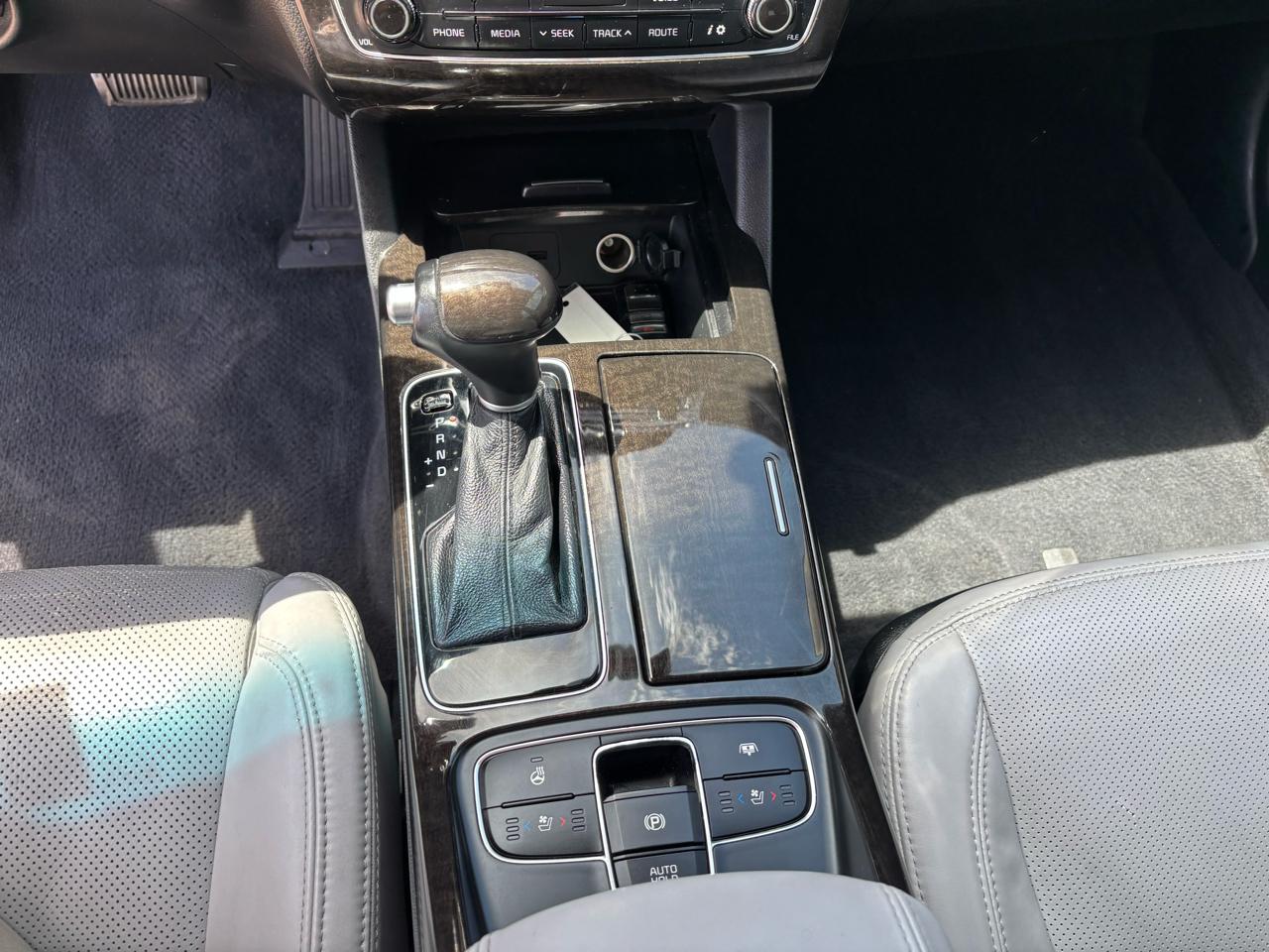 Kia Cadenza 4dr Sdn Limited 2014