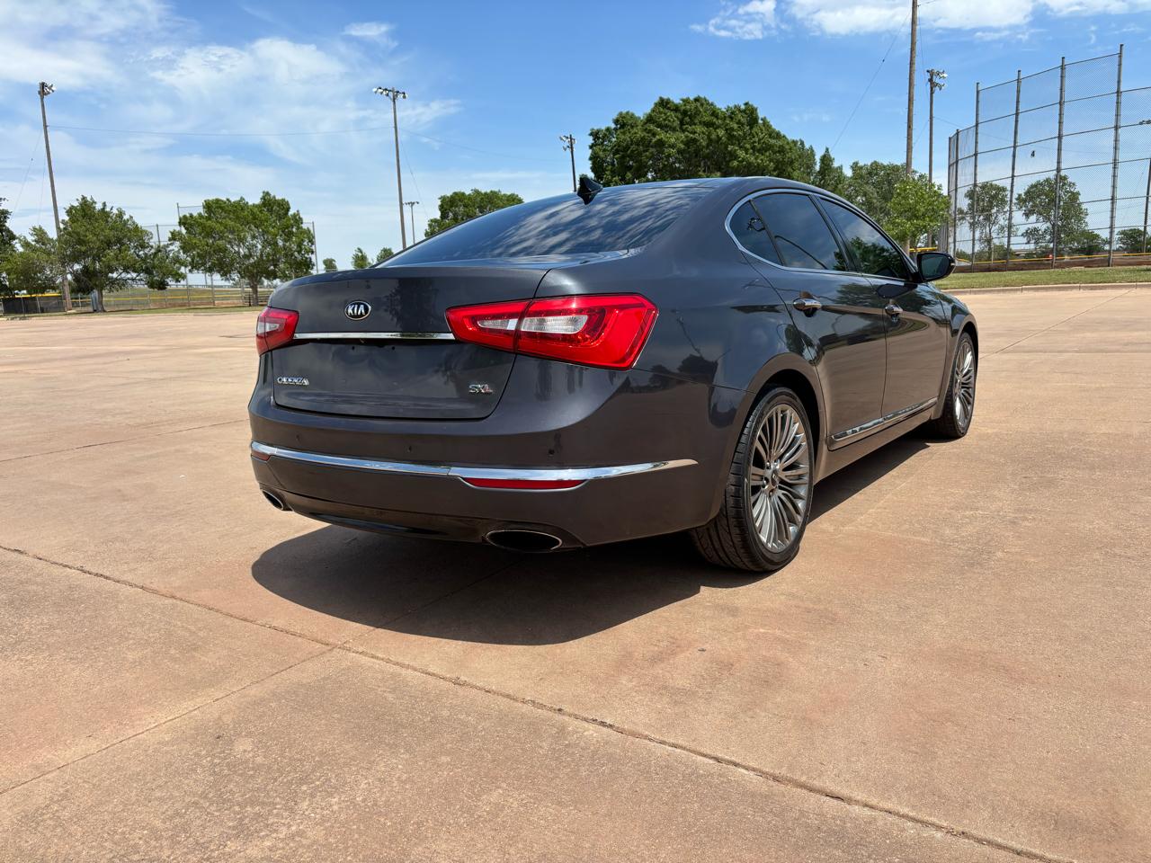 Kia Cadenza 4dr Sdn Limited 2014