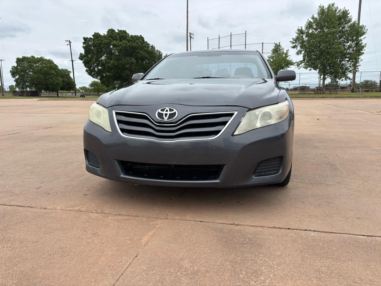 Toyota Camry 4dr Sdn LE Auto (Natl) 2011