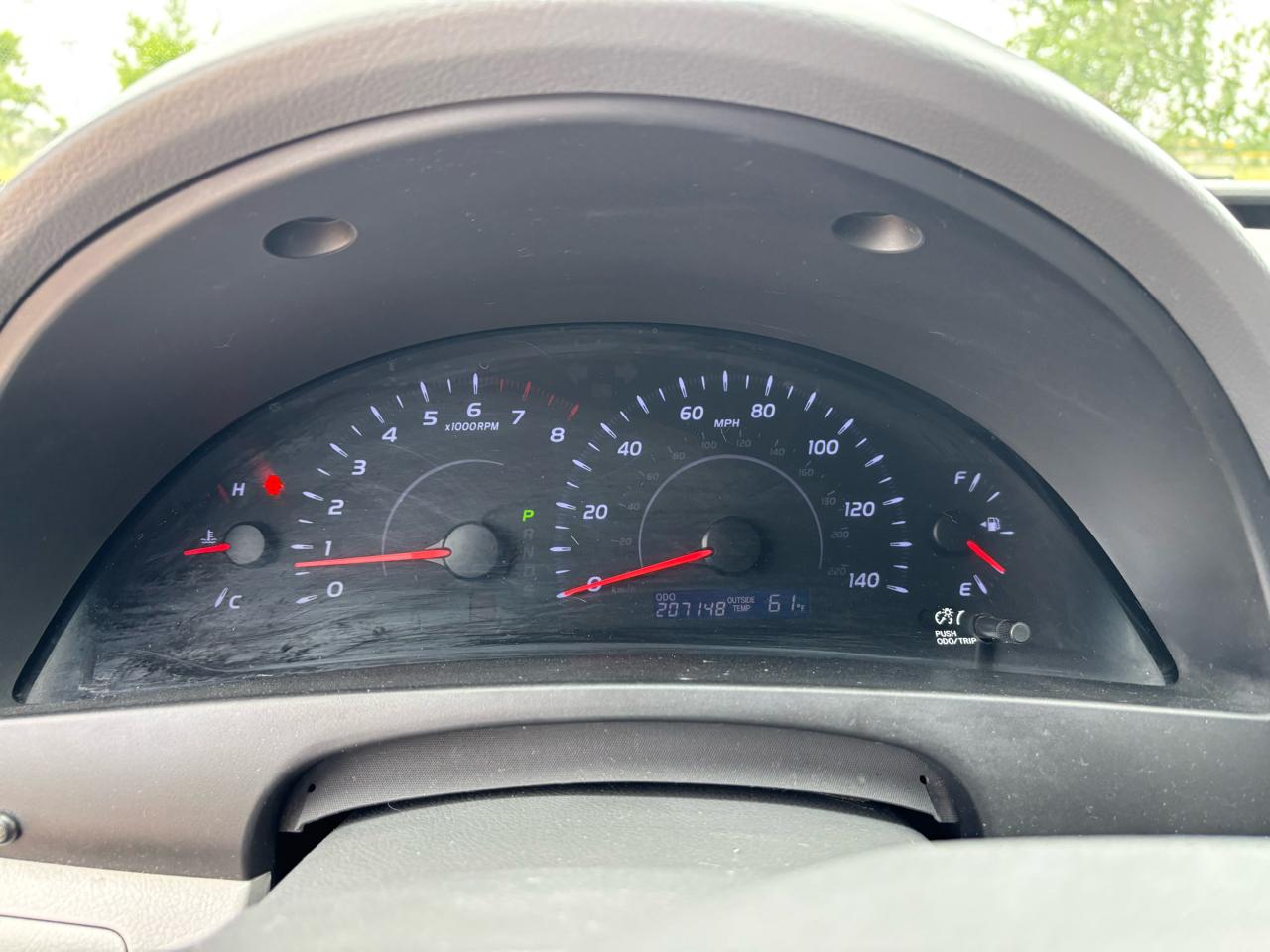 Toyota Camry 4dr Sdn LE Auto (Natl) 2011