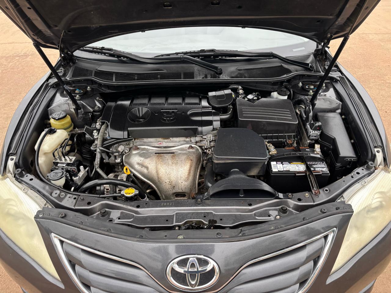 Toyota Camry 4dr Sdn LE Auto (Natl) 2011