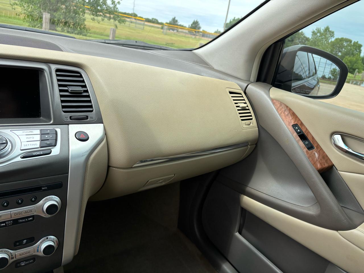 Nissan Murano AWD 4dr LE 2012