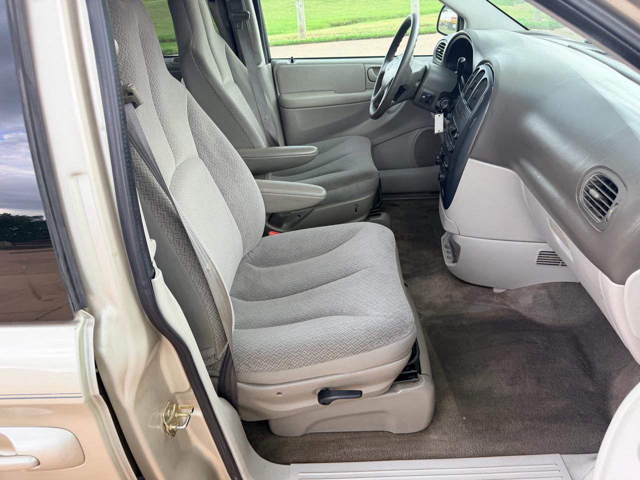 Dodge Caravan 4dr SXT 2005