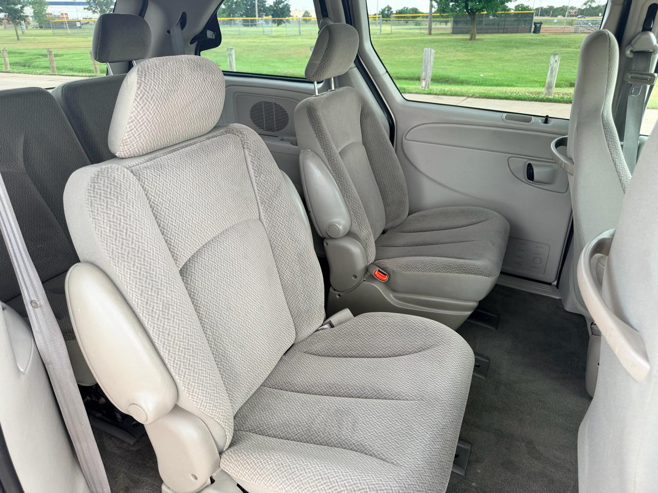 Dodge Caravan 4dr SXT 2005