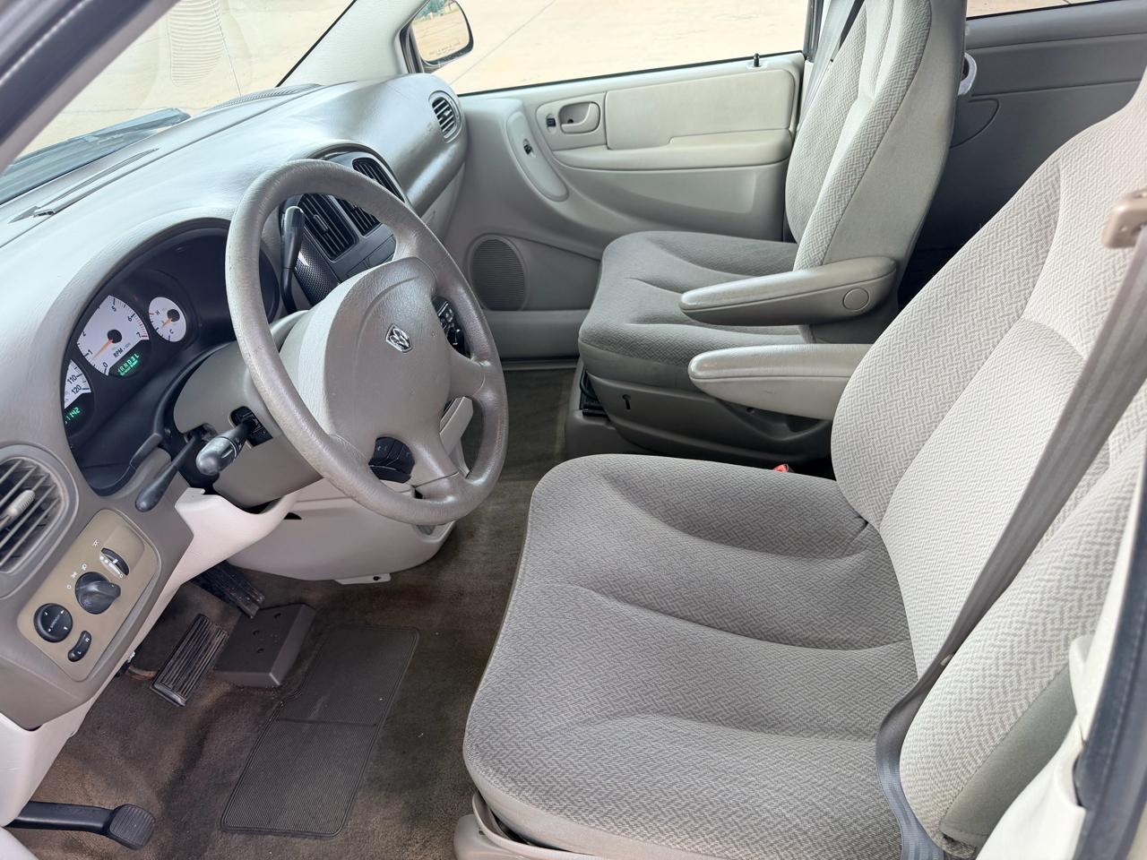 Dodge Caravan 4dr SXT 2005