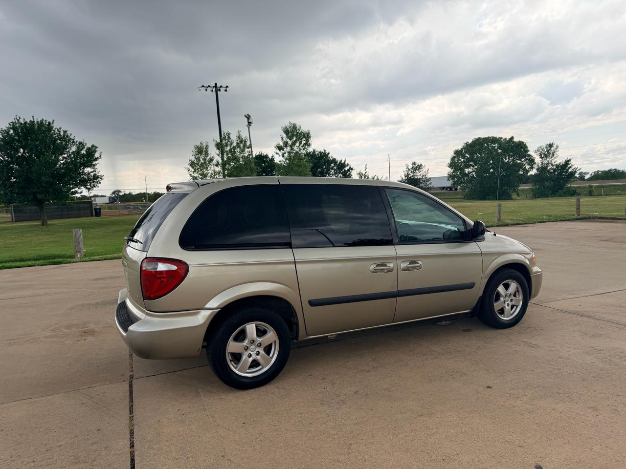 Dodge Caravan 4dr SXT 2005
