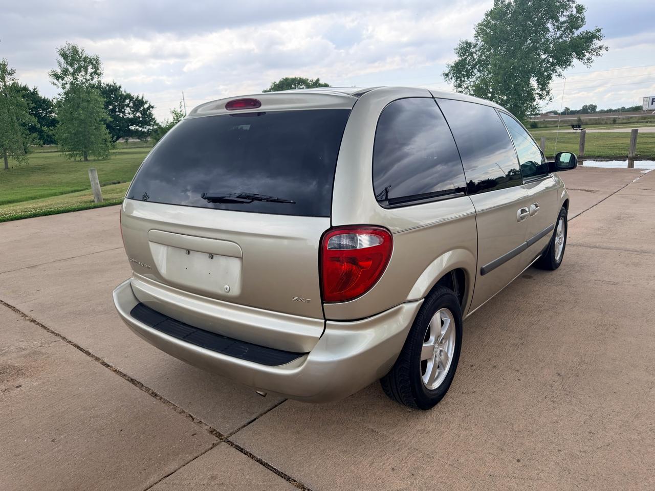 Dodge Caravan 4dr SXT 2005